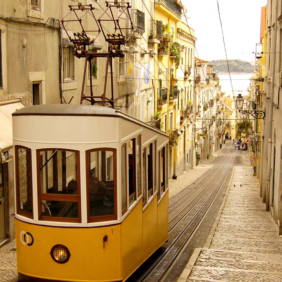 Tram storico a Lisbona
